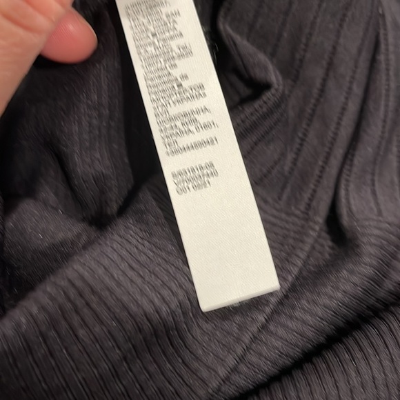 Athleta turtleneck, long sleeve, ribbed shirt with thumb holes - Picture 6 of 8